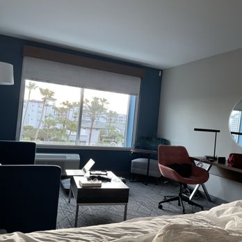 Holiday Inn Express - Sitting area - Hotels Near Me - Cape Canaveral, Florida