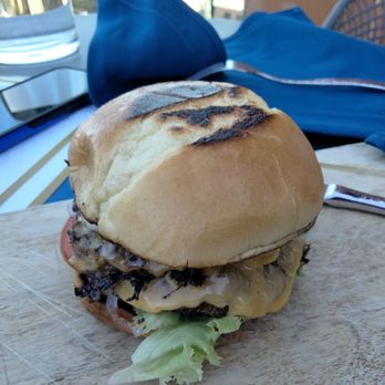 Study Hall Rooftop Lounge - Double wagyu burger - Lounges Near Me - Berkeley, California