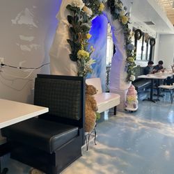 Heaven Creamery Boulder - The photo swing and canopy