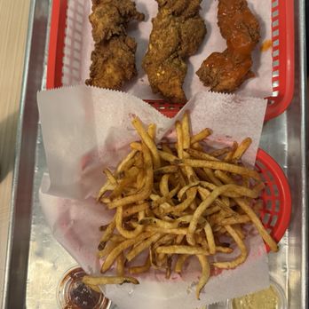Pluma - Chicken strips and fries - Chicken Shop Near Me - Miami, Florida