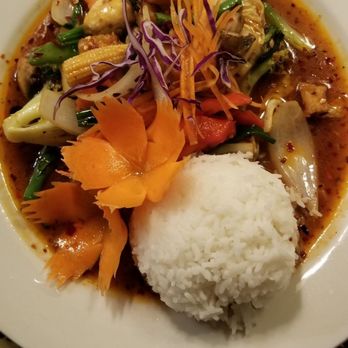 Sa La Thai - Thai Garlic with Vegetables and Tofu - Thai Near Me - Lancaster, Pennsylvania