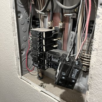 Flores Electric - Circuit breaker - Electricians Near Me - Santa Clara, California