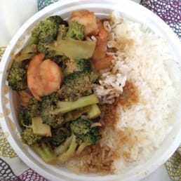 Shrimp and broccoli with garlic sauce Shrimp and broccoli with garlic sauce