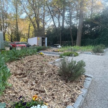 THE CHASTAIN - Outdoor Back Garden - Diners Near Me - Atlanta, Georgia