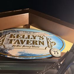 Kelly's Corner Tavern - Entrance sign