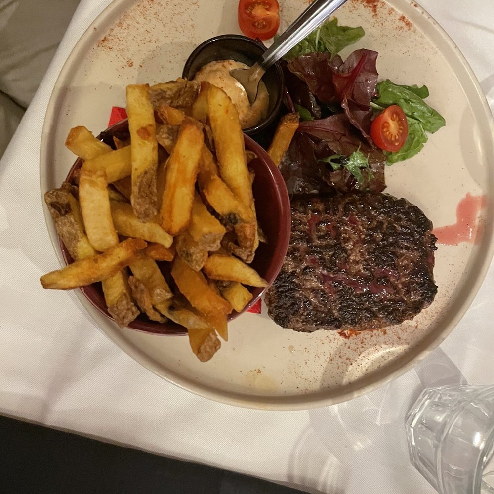 Le Poincaré - Ground steak from children's menu - French Near Me - Paris, 75