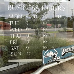 Abbruzzi & Giunta's Italian Market - Business false hours
