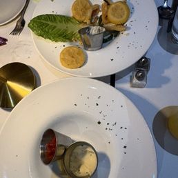 EMPTY PLATES = GREAT FOOD!  ordered the fries + calamari to begin and it was a great choice!
