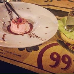 991 Novenoveuno - Semifreddo alla fragile e pistacchio, due specialità della casa... Ottime