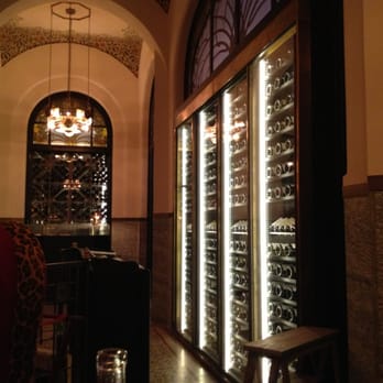 Les Climats - Great interior and vast wine collection. - Modern European Near Me - Paris, 75