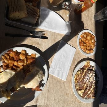 Fratelli Cafe - Coffee & Tea Near Me - Los Angeles, California