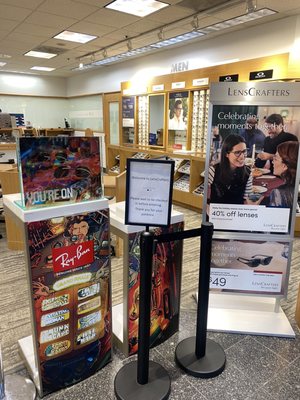 Lenscrafters 40 Reviews Optometrists 3333 W Touhy Ave Lincolnwood Il United States Phone Number