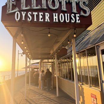 Elliott's Oyster House - Seafood Near Me - Seattle, Washington Elliott's Oyster House - Seafood Near Me - Seattle, Washington