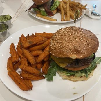 Bushfire Kitchen - Long Beach - Sweet potato fries and I think the California burger - American Near Me - Long Beach, California
