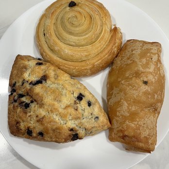 La Bou - Raisin Custard, blueberry scone and spinach croissant - Coffee & Tea Near Me - Elk Grove, California La Bou - Raisin Custard, blueberry scone and spinach croissant - Coffee & Tea Near Me - Elk Grove, California