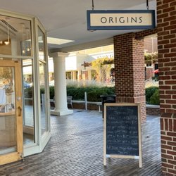 Barracks Road Shopping Center