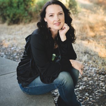 Amy Schuff Photography - Shannon Dittemore, author - Event Photography Near Me Amy Schuff Photography - Shannon Dittemore, author - Event Photography Near Me
