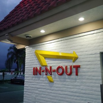 In-N-Out Burger - Out side - Fast Food Near Me - Upland, California In-N-Out Burger - Out side - Fast Food Near Me - Upland, California