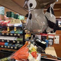 Haggen - Birthday ballon, cake, flowers
