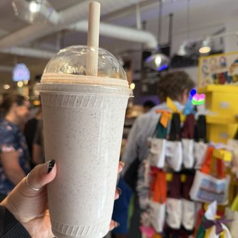 Sausalito Sweets - Cookies and cream milkshake - Chocolatiers & Shops Near Me - Sausalito, California Sausalito Sweets - Cookies and cream milkshake - Chocolatiers & Shops Near Me - Sausalito, California