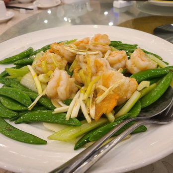 Casa Deluz Banquet Hall - 富貴明蝦球 (Stir Fry Shrimp with Snow Peas, Celery, and Carrot) - Chinese Near Me - Toronto, Ontario Casa Deluz Banquet Hall - 富貴明蝦球 (Stir Fry Shrimp with Snow Peas, Celery, and Carrot) - Chinese Near Me - Toronto, Ontario
