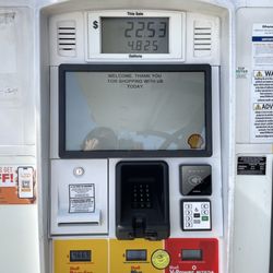 Automall Parkway Shell - New gas pumps with bigger screen and secure keypad