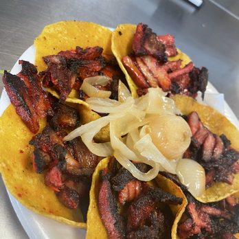 Tacos Vitali - Tacos de Trompo directo planchado. Sin verdura, nomas cebolla asada - Mexican Near Me - San Antonio, Texas Tacos Vitali - Tacos de Trompo directo planchado. Sin verdura, nomas cebolla asada - Mexican Near Me - San Antonio, Texas