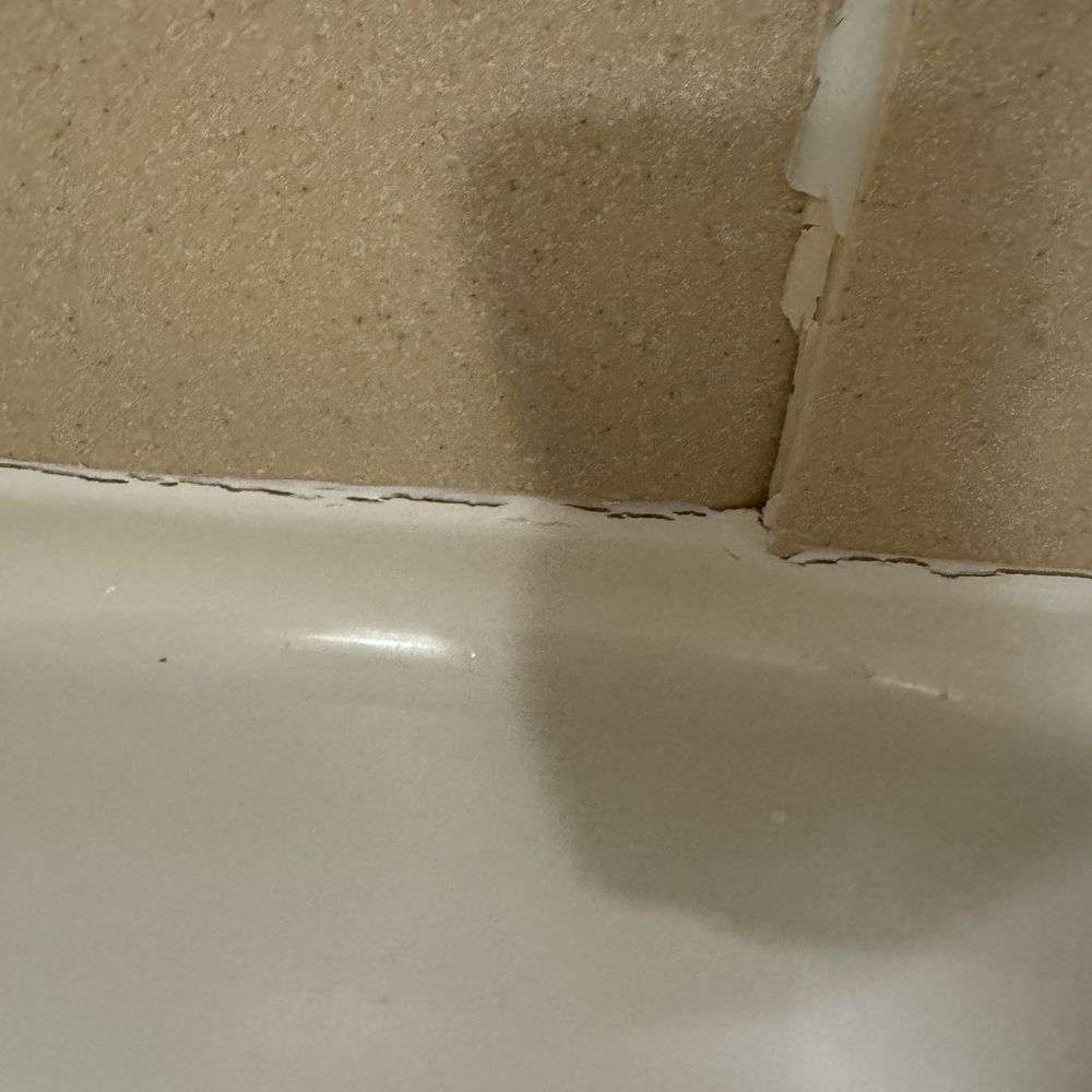 Hilton Garden Inn Independence - Bath tub condition - Hotels Near Me - Independence, Missouri Hilton Garden Inn Independence - Bath tub condition - Hotels Near Me - Independence, Missouri