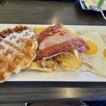 AT Cafe - Cafes Near Me - Vancouver, British Columbia AT Cafe - Cafes Near Me - Vancouver, British Columbia