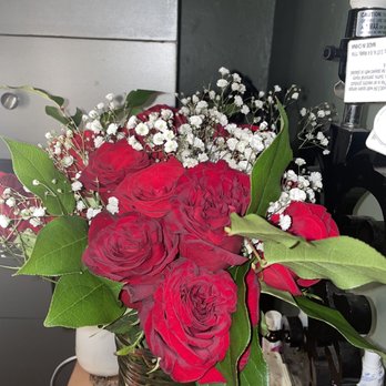 Grand Flowers - All bunched together non premium, short wilting roses. He was price gouged $50 roses at the most not $140! - Florists Near Me - Oakland, California Grand Flowers - All bunched together non premium, short wilting roses. He was price gouged $50 roses at the most not $140! - Florists Near Me - Oakland, California