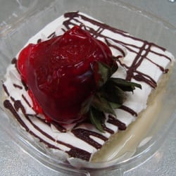 Cakery House - Tres Leche cake! :D