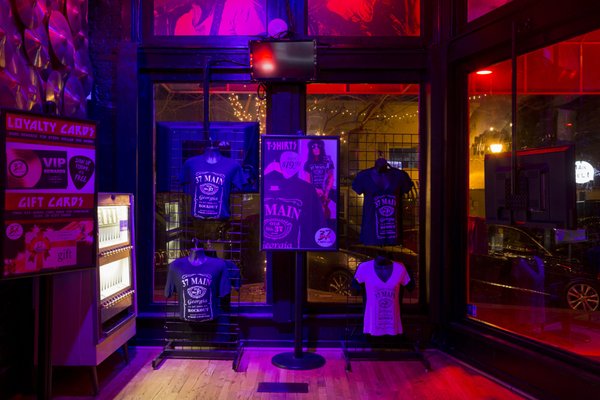 37 Main Restaurant + Bar by null