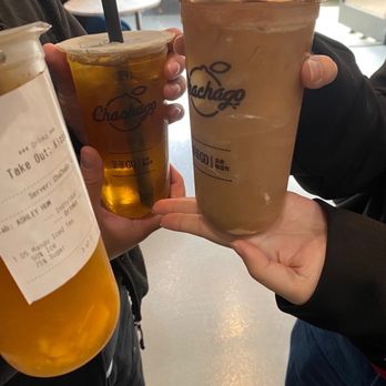 Chachago - From left to right D5 Mango Iced Tea, A5 White Peach Oolong, E3 Ice Cream Black Tea Helado de t negro - Bubble Tea Near Me - Fremont, California