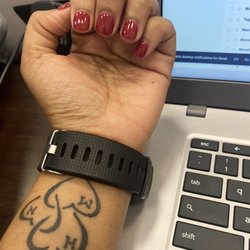 Hi-En Nail Salon & Spa - Dip manicure