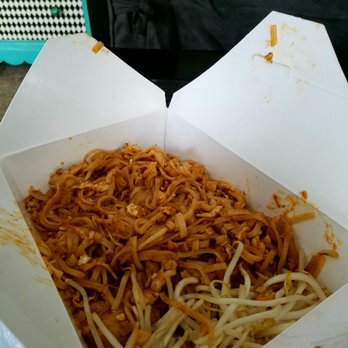 Bangkok Basil - Chicken Pad Thai! - Thai Near Me - Redmond, Washington