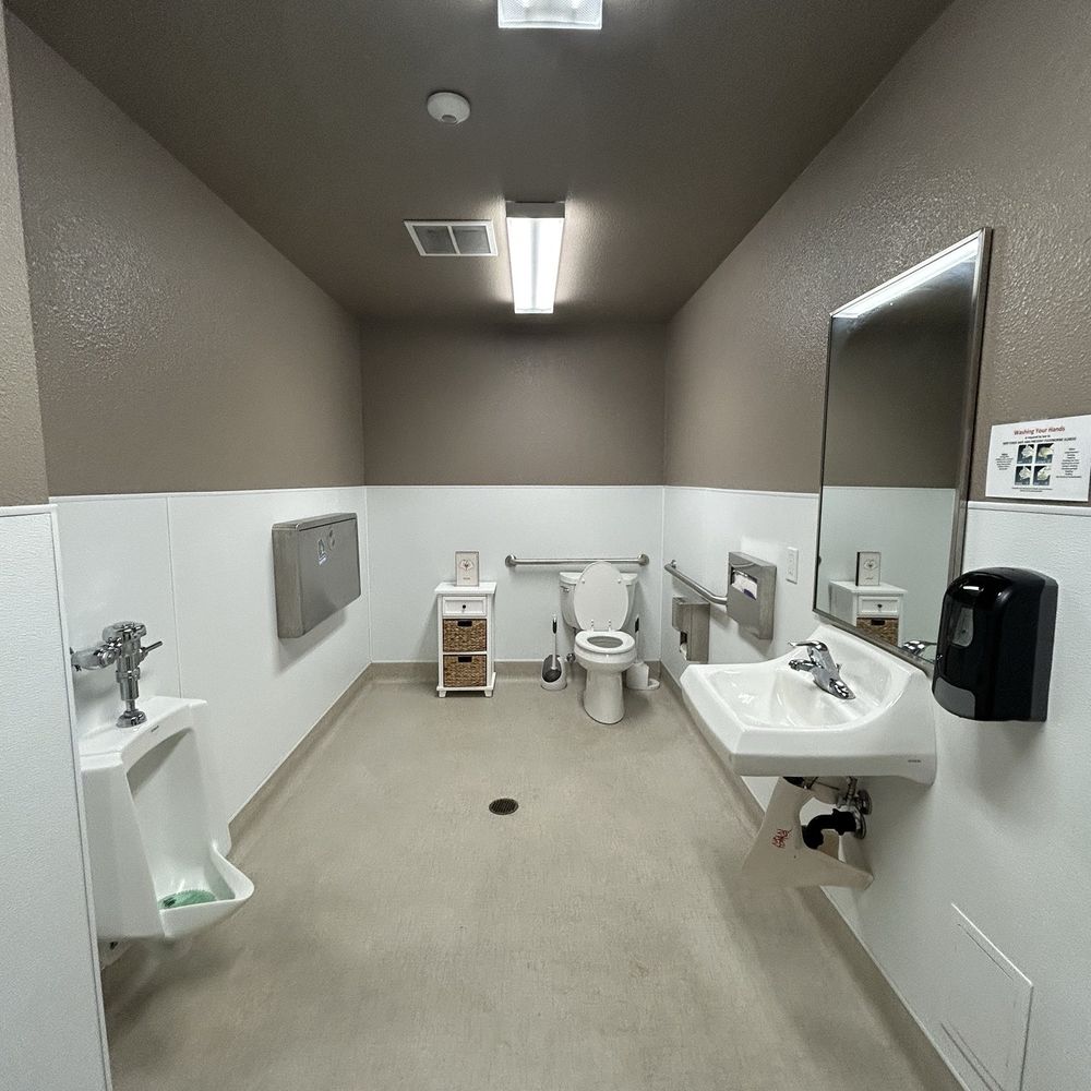 Curry Leaf - Bathroom - Thai Near Me - Eureka, California
