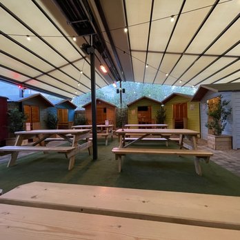 Sullivan's Brewing Company - Patio - Breweries Near Me - Kilkenny, KK Sullivan's Brewing Company - Patio - Breweries Near Me - Kilkenny, KK