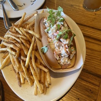 Restaurant at Sunset Beach - Lobster roll - Seafood Near Me - Shelter Island, New York Restaurant at Sunset Beach - Lobster roll - Seafood Near Me - Shelter Island, New York