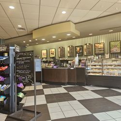The Shops at Blackstone Valley - Barnes & Noble Café