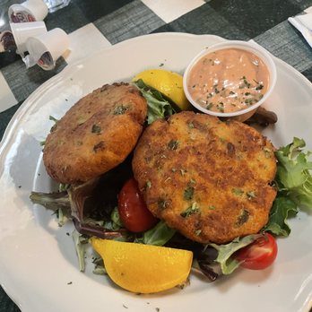 7 Seas Restaurant and Pub - Crab Cakes - Seafood Near Me - Milford, Connecticut