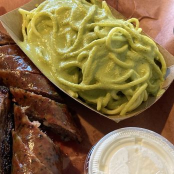 Barbs B Q - Green spaghetti--close to being pretty addictive - Barbeque Near Me - Lockhart, Texas
