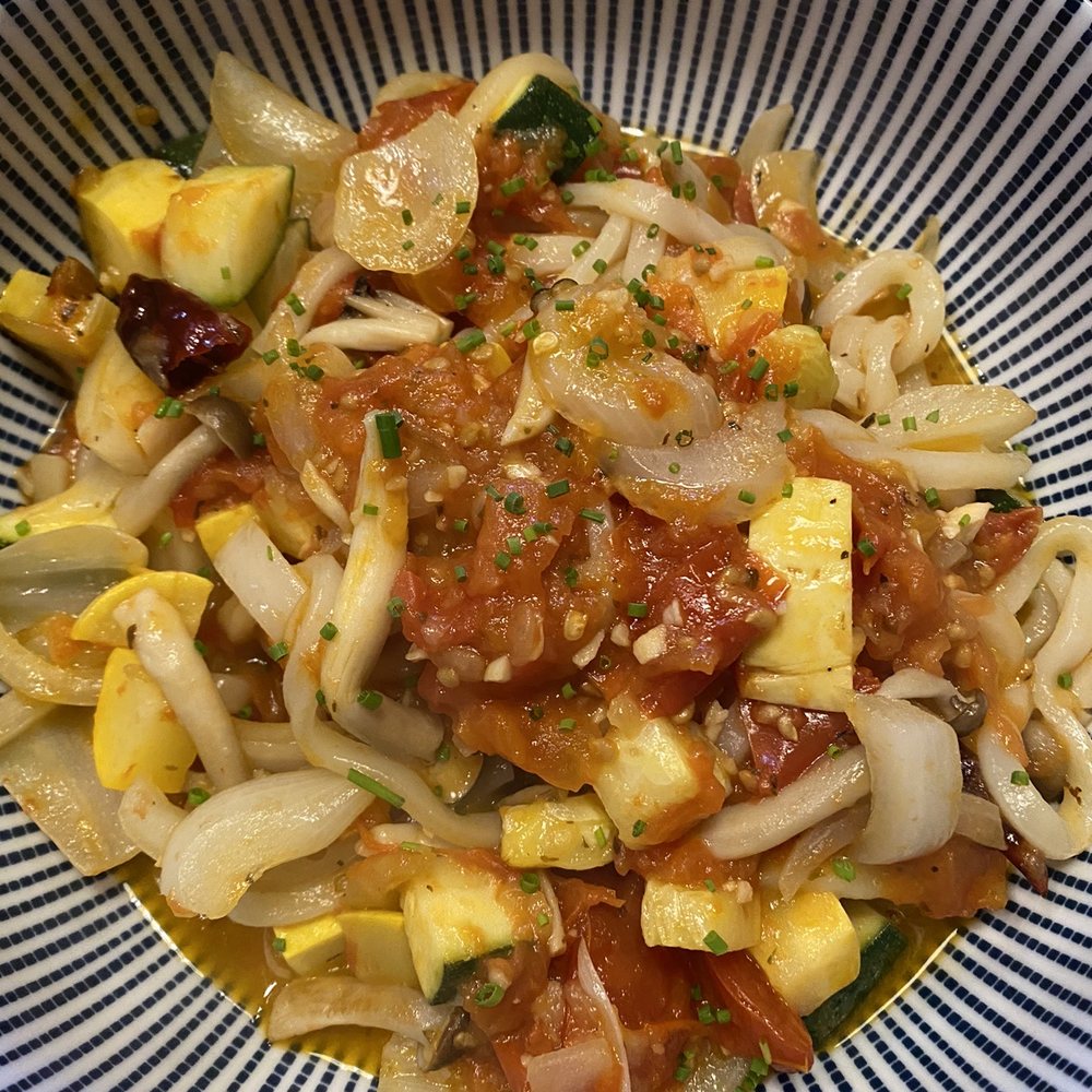 Circle Noodle - Vegetarian udon with housemade tomato sauce and no animal broth - Japanese Near Me - Roswell, Georgia Circle Noodle - Vegetarian udon with housemade tomato sauce and no animal broth - Japanese Near Me - Roswell, Georgia