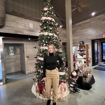 William Heritage Winery - Cute decor for Christmas - Wineries Near Me - Mullica Hill, New Jersey William Heritage Winery - Cute decor for Christmas - Wineries Near Me - Mullica Hill, New Jersey