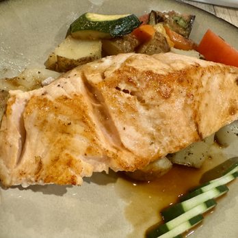 Jeanine'S American Bistro - Who does not love a great piece of fresh Salmon - American Near Me - Glen Cove, New York Jeanine'S American Bistro - Who does not love a great piece of fresh Salmon - American Near Me - Glen Cove, New York