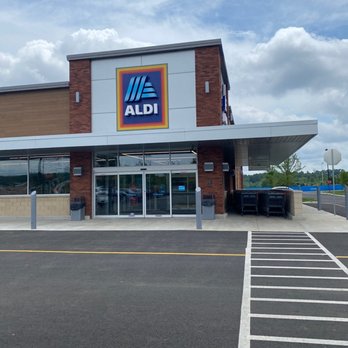 ALDI - Front entrance - Grocery Near Me - Farragut, Tennessee ALDI - Front entrance - Grocery Near Me - Farragut, Tennessee