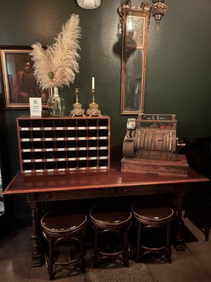 The Botanist by null