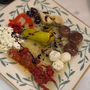 Heritage at Great Trail - Garlic oil and balsamic dipping plate - Salad Near Me - Minerva, Ohio Heritage at Great Trail - Garlic oil and balsamic dipping plate - Salad Near Me - Minerva, Ohio