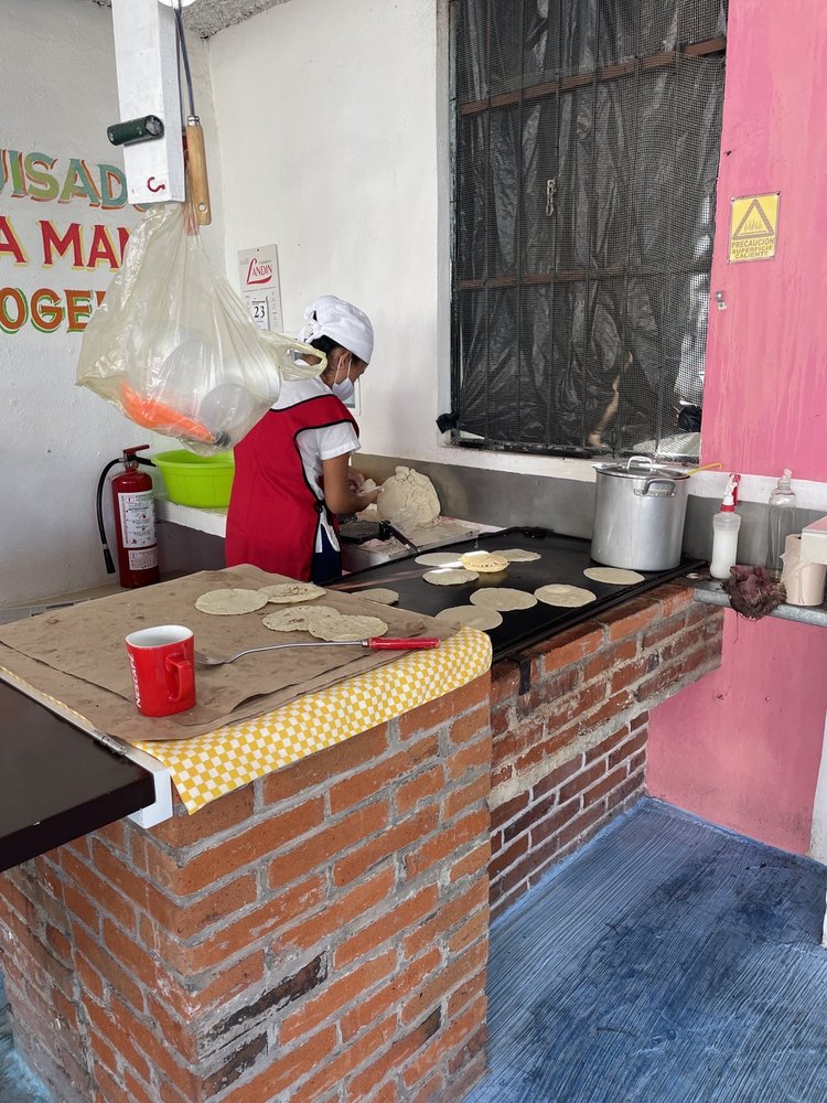 Tacos de Guisado "Ely"