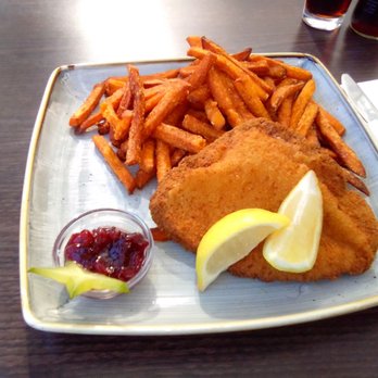 Bellandris Rostock - Süsskartoffel Pommes mit Schnitzel - Nurseries & Gardening Near Me - Elmshorn, SH