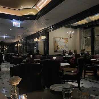 Brass Tack - Ambiance - American Near Me - Chicago, Illinois